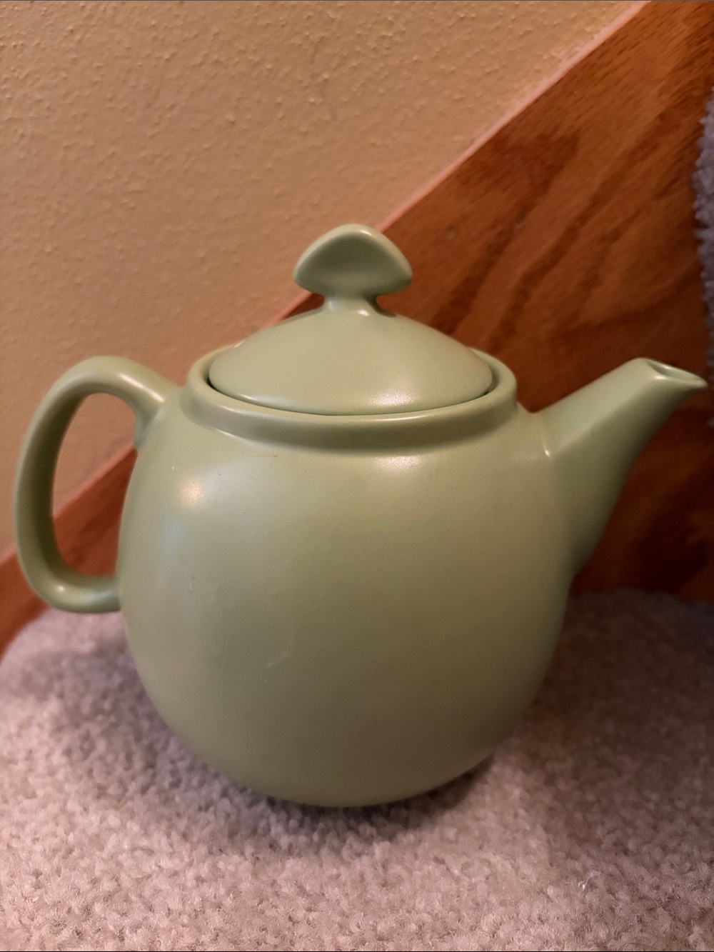 Vintage Chantal .7 liter Sage Green Ceramic Teapot with Vented Lid EUC